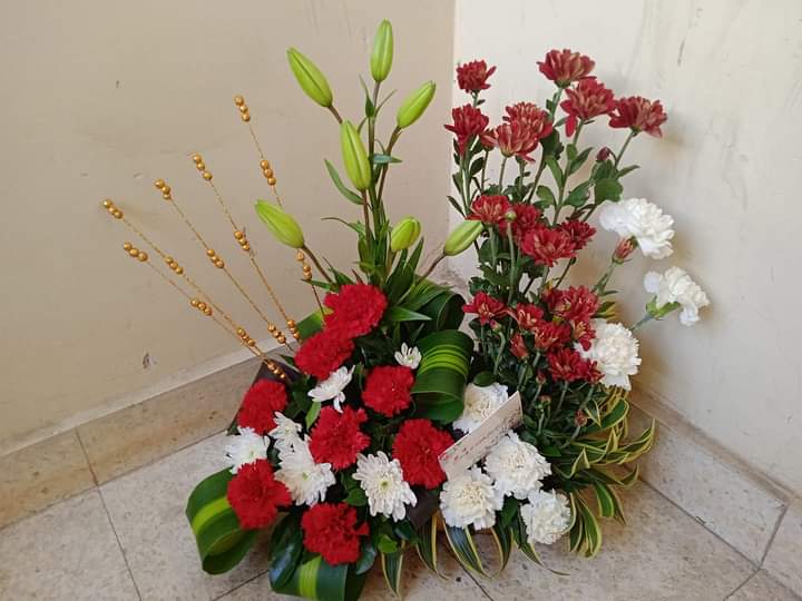 Bed of Flowers car Decoration